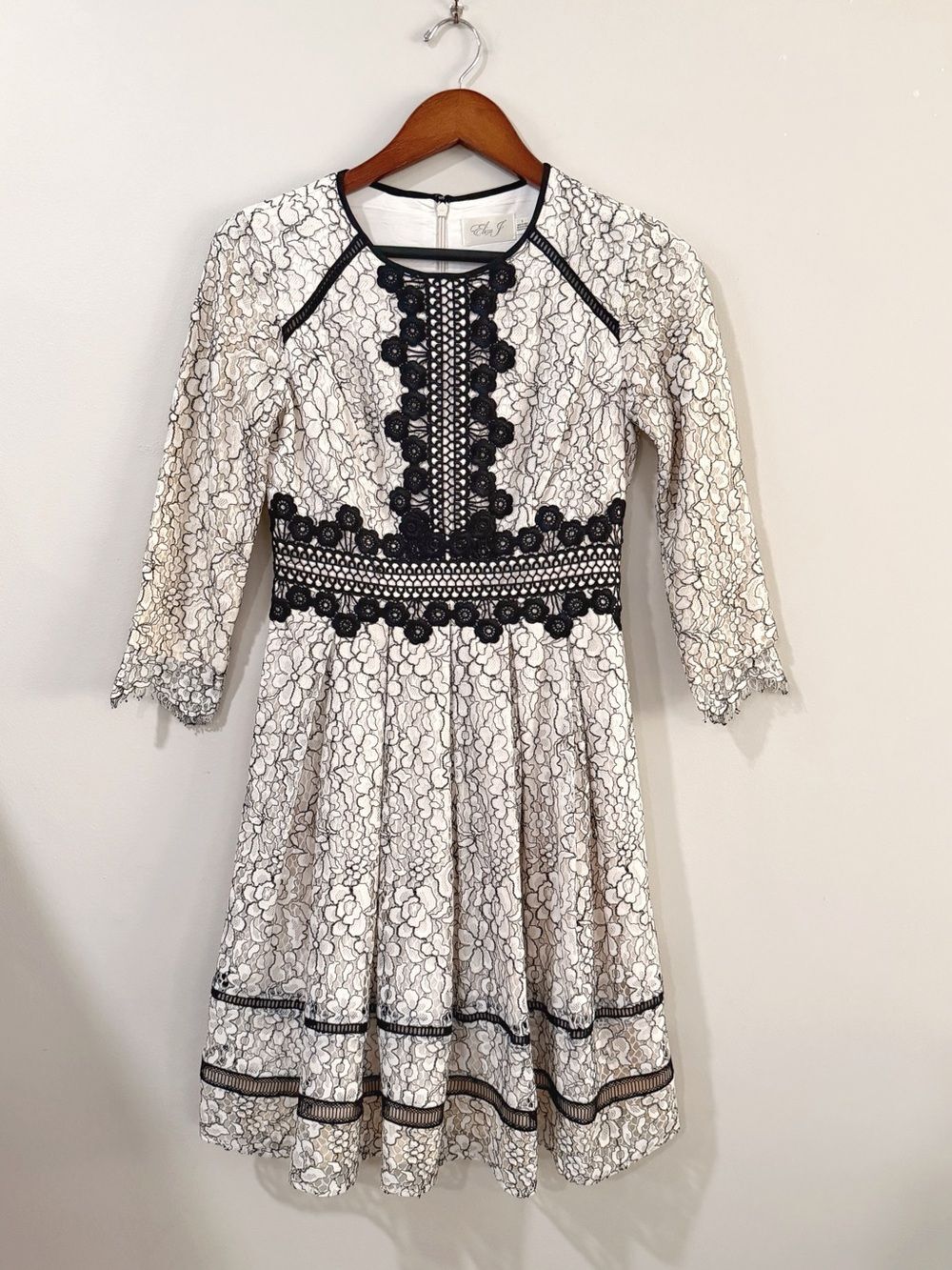 Eliza J Dress Women 2 Ivory Black Lace Fit Flare Mini Coquette Romantic Chic